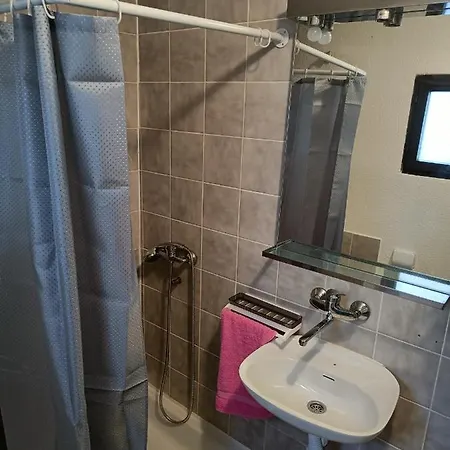 Luka Apartment *