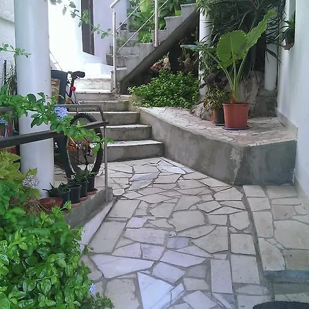 Luka Apartment