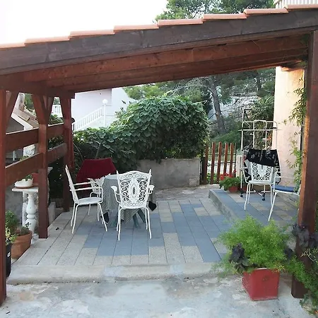 Apartment Luka Tisno