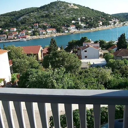 Apartment Luka *