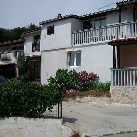 Apartment Luka *